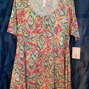LulaRoe Perfect T Medium NWT